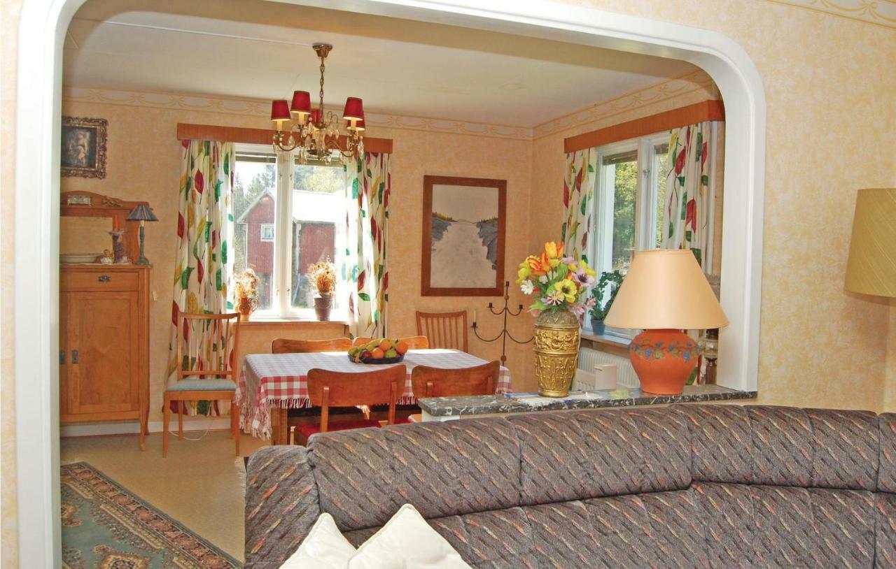 3 Bedroom Amazing Home In Lnsboda Falsehult Exterior photo