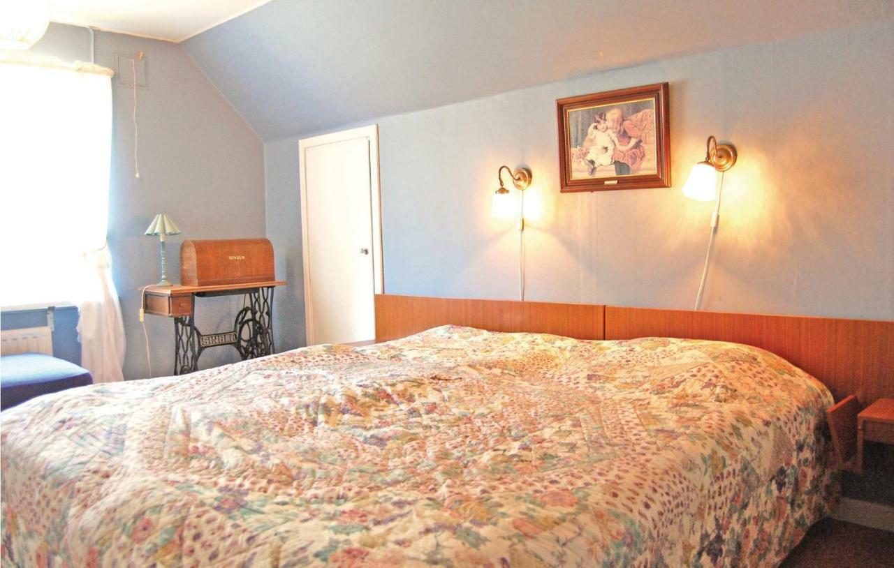 3 Bedroom Amazing Home In Lnsboda Falsehult Exterior photo